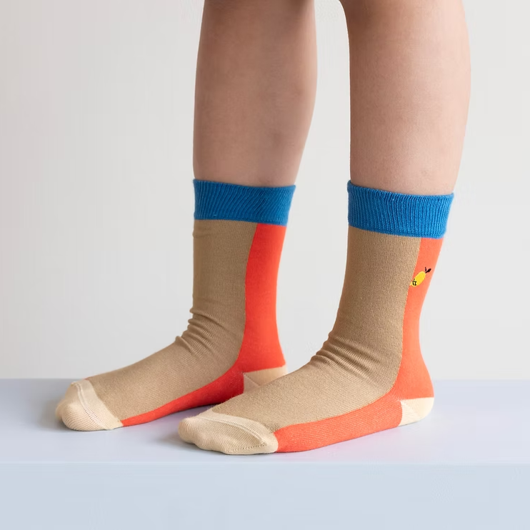 Sticky Lemon socks | colourblocking | red hat + jane beige